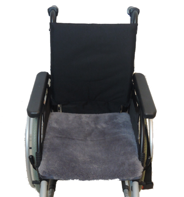 Lammfell Sitzauflage grau, Rollstuhlauflage 45 x 40 cm